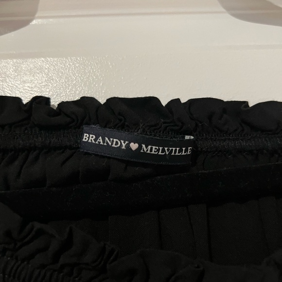 Brandy Melville Off the Shoulder Top - Picture 2 of 2